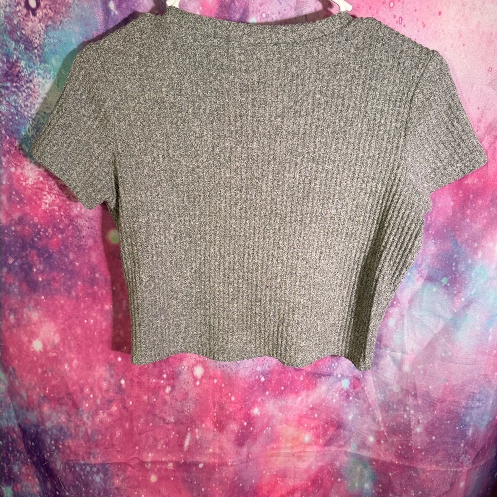 Chic Gray Ribbed Crop Top - Picture 2 of 2